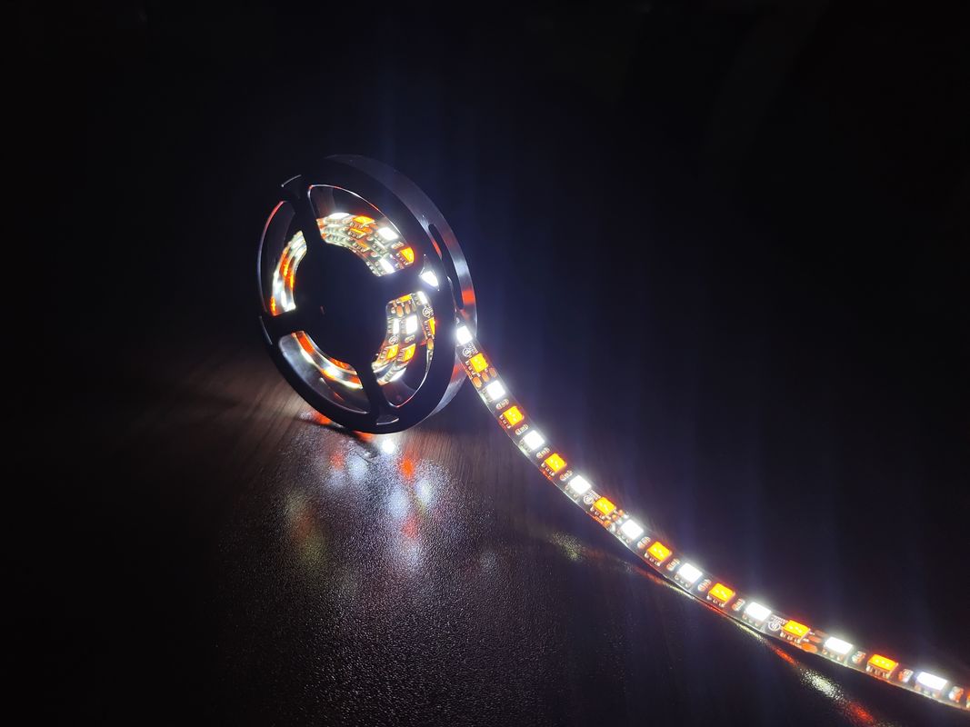 Tira llevada CCT de encargo 5050 de IP65 12V los 96leds/M para la decoración al aire libre